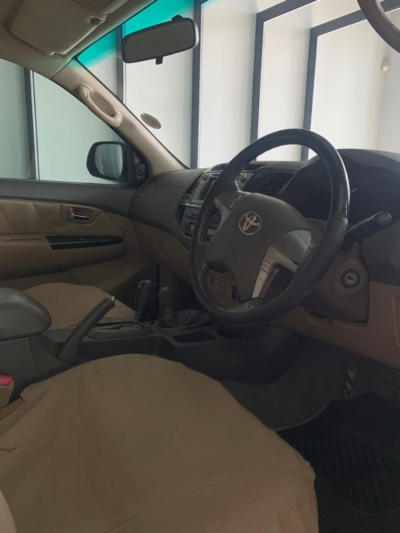 2012 TOYOTA FORTUNER 3.0D-4D 4X4 A/T (Used) - Image 6