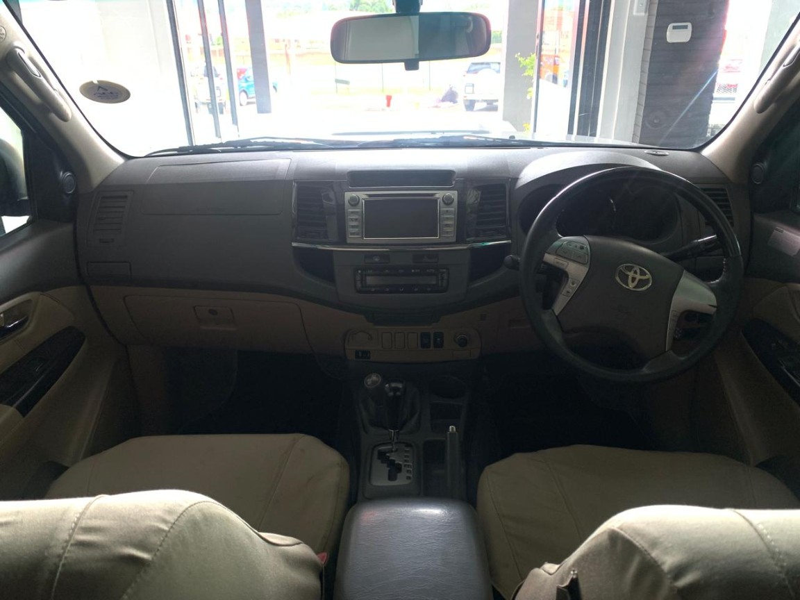 2012 TOYOTA FORTUNER 3.0D-4D 4X4 A/T (Used) - Image 5